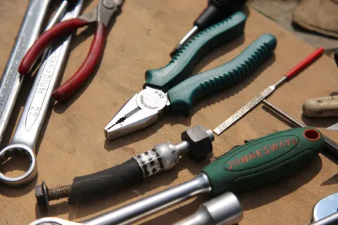 Werkzeug für kleine Reparaturen im Objekt
